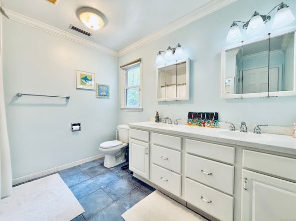 1 Greenlea Lane, Weston CT 06883