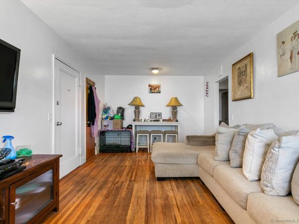 11 Bedford Avenue APT J2, Norwalk CT 06850