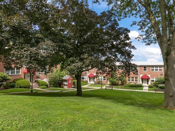 11 Bedford Avenue APT J2, Norwalk CT 06850