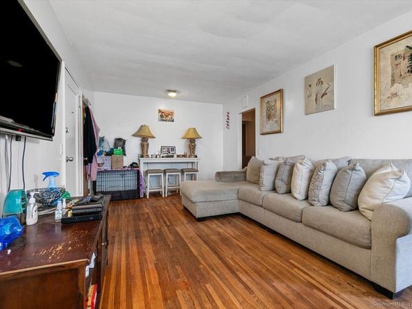 11 Bedford Avenue APT J2, Norwalk CT 06850