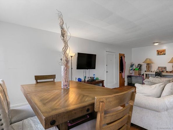 11 Bedford Avenue APT J2, Norwalk CT 06850