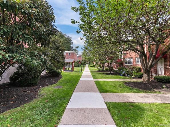 11 Bedford Avenue APT J2, Norwalk CT 06850