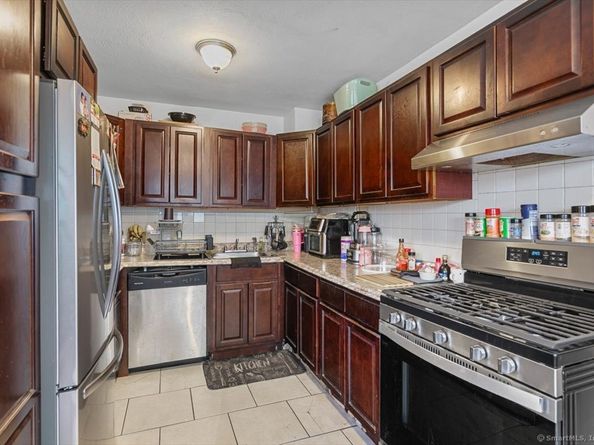 11 Bedford Avenue APT J2, Norwalk CT 06850