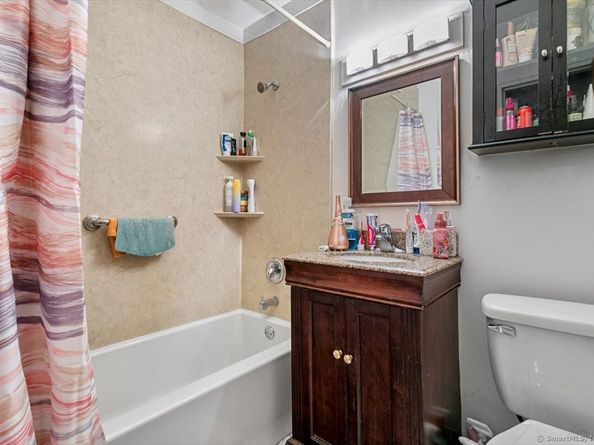 11 Bedford Avenue APT J2, Norwalk CT 06850
