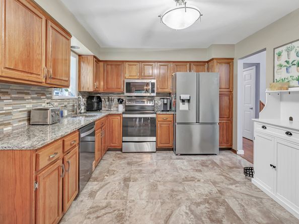 32 Adams Drive, Shelton CT 06484