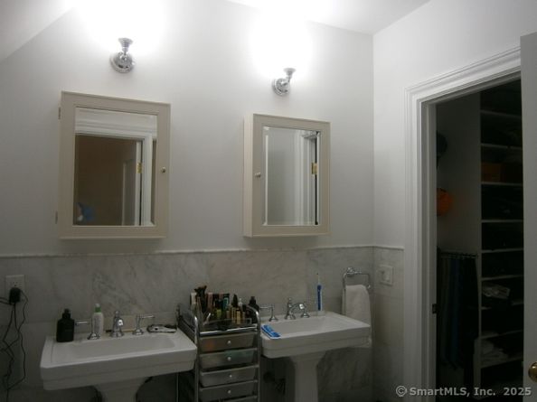 65 Sherwood Place 65, Greenwich CT 06830