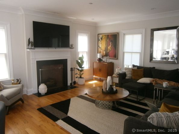65 Sherwood Place 65, Greenwich CT 06830