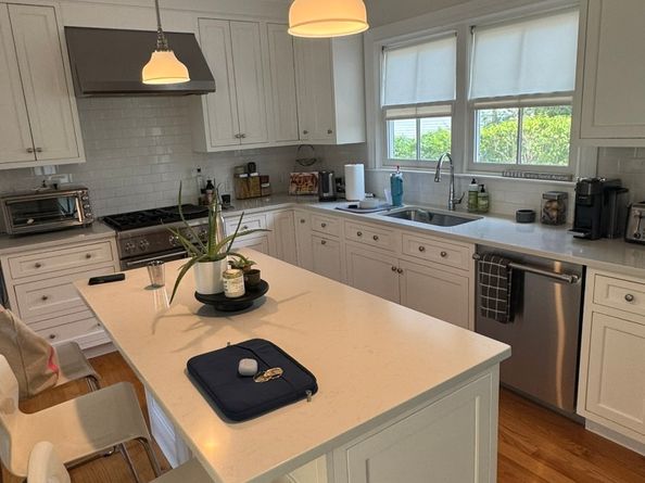 65 Sherwood Place 65, Greenwich CT 06830