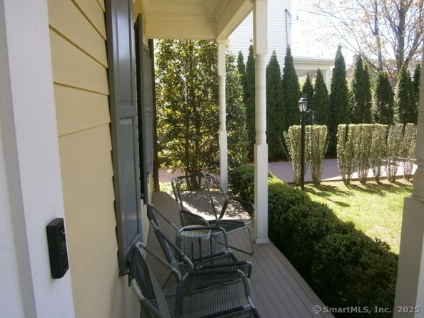 65 Sherwood Place 65, Greenwich CT 06830