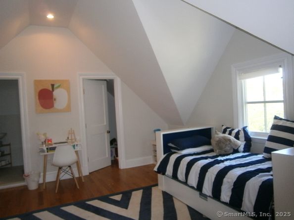 65 Sherwood Place 65, Greenwich CT 06830