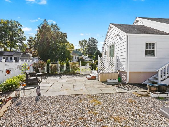 44 Ambler Drive, Norwalk CT 06851