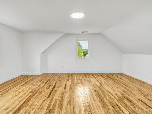 16 Oakdale Street, Bridgeport CT 06606