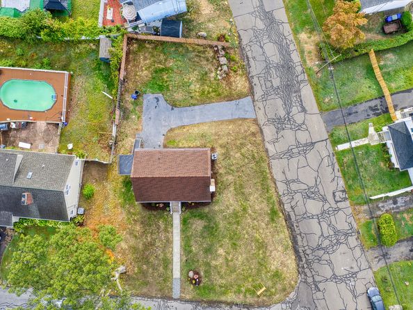 16 Oakdale Street, Bridgeport CT 06606