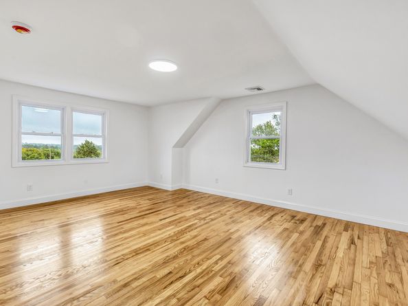 16 Oakdale Street, Bridgeport CT 06606
