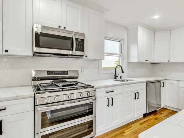 16 Oakdale Street, Bridgeport CT 06606