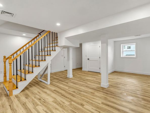 16 Oakdale Street, Bridgeport CT 06606