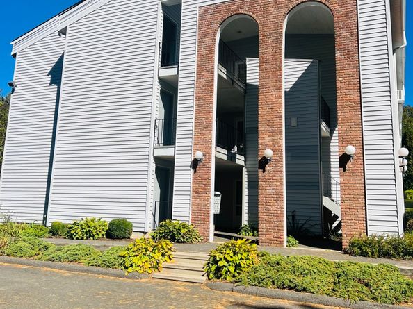 81 Coalpit Hill Road APT B, Danbury CT 06810