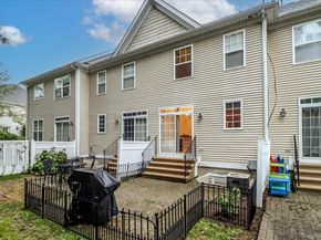 37 Faith Lane 37, Danbury CT 06810