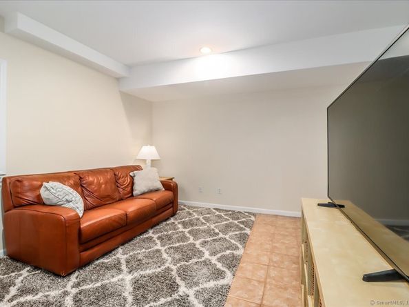 37 Faith Lane 37, Danbury CT 06810