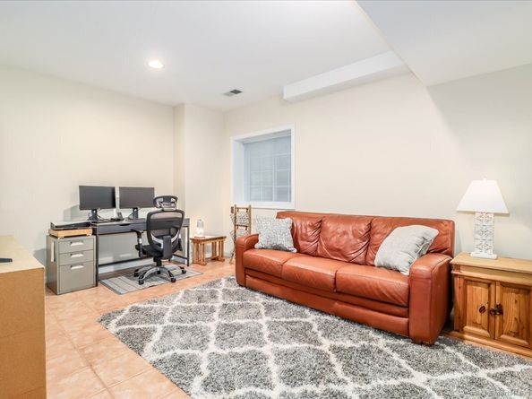 37 Faith Lane 37, Danbury CT 06810
