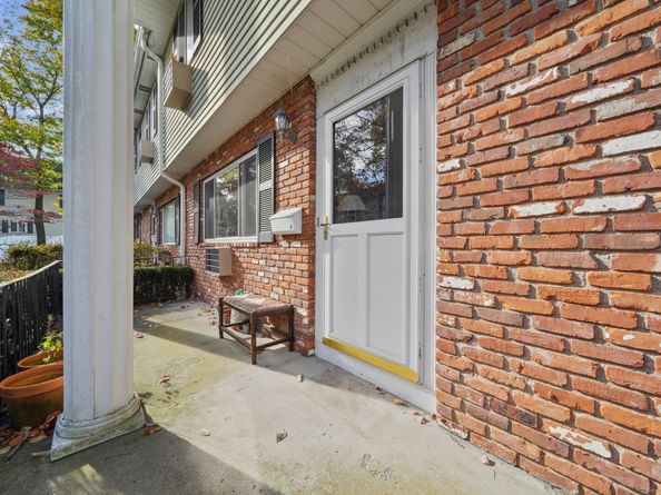 69 Maple Tree Avenue APT 4, Stamford CT 06906