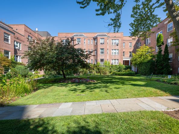 70 Strawberry Hill Avenue APT 22D, Stamford CT 06902