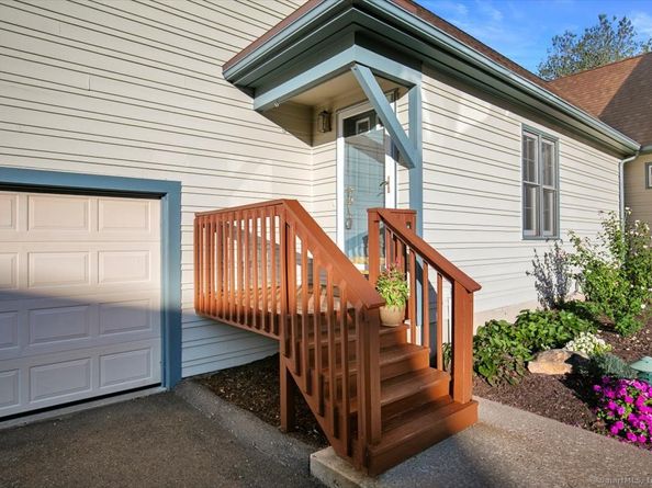 39 L Hermitage Drive 39, Shelton CT 06484