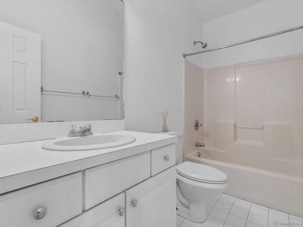 39 L Hermitage Drive 39, Shelton CT 06484