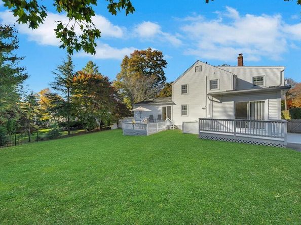 393 Upper Haig Avenue, Stamford CT 06907