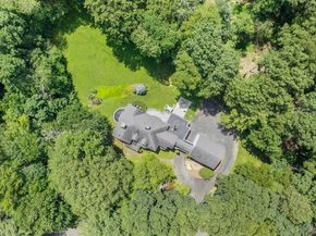 101 Brambley Hedge Circle, Fairfield CT 06824