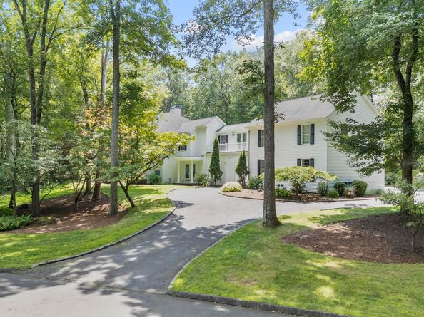 101 Brambley Hedge Circle, Fairfield CT 06824