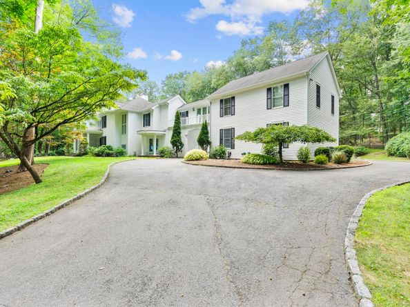 101 Brambley Hedge Circle, Fairfield CT 06824