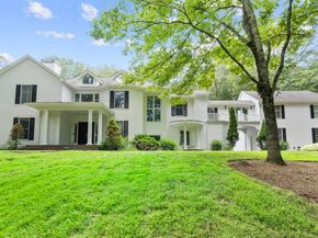 101 Brambley Hedge Circle, Fairfield CT 06824