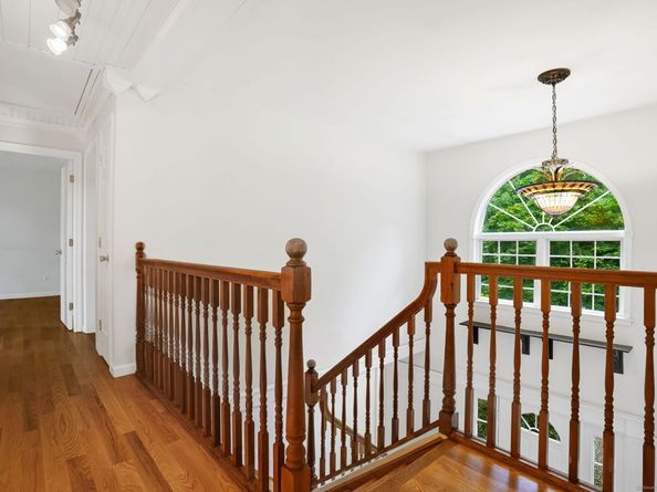 173 Chestnut Ridge Road, Bethel CT 06801