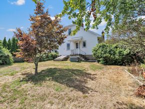 341 S Pine Creek Road, Fairfield CT 06824