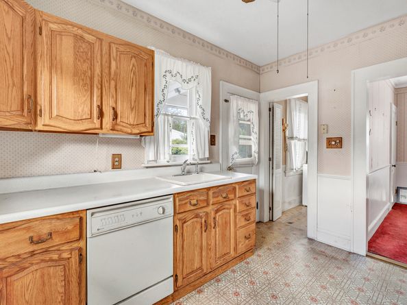 341 S Pine Creek Road, Fairfield CT 06824