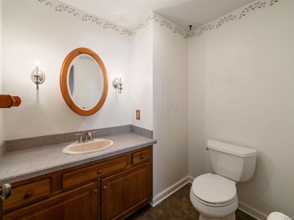 10 Colonial Village 10, Shelton CT 06484