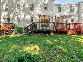 10 Colonial Village 10, Shelton CT 06484