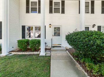 10 Colonial Village