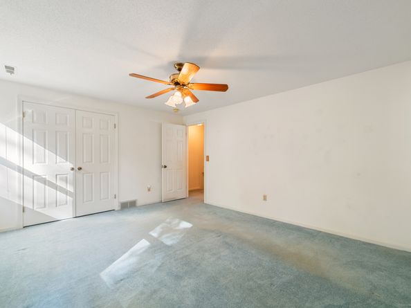 10 Colonial Village 10, Shelton CT 06484