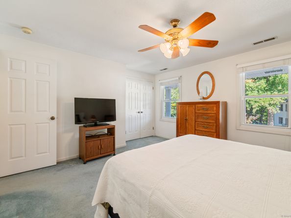 10 Colonial Village 10, Shelton CT 06484