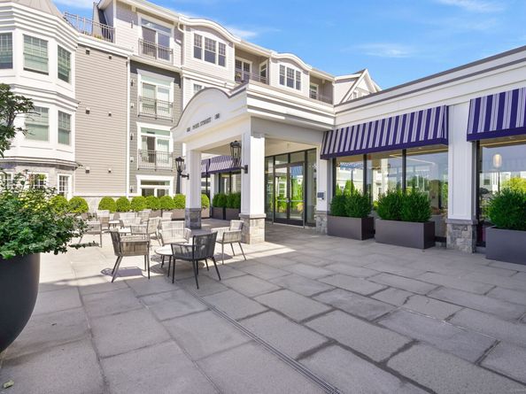 180 Park Street D202, New Canaan CT 06840