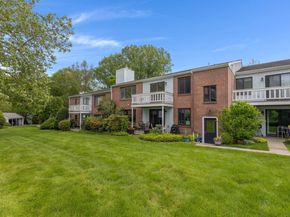52 Hills Lane 52, Norwalk CT 06880