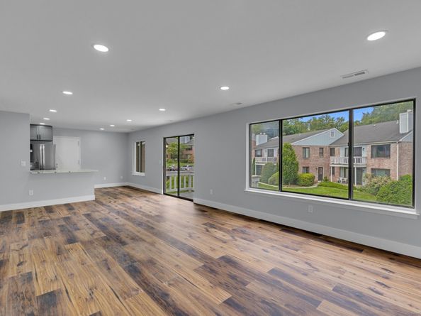 52 Hills Lane 52, Norwalk CT 06880