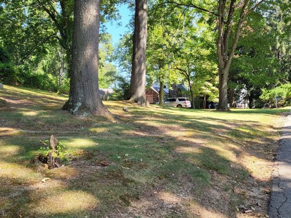 20 Ermine Street, Fairfield CT 06824