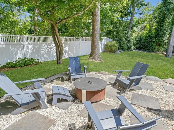 17 Burchard Lane, Norwalk CT 06853