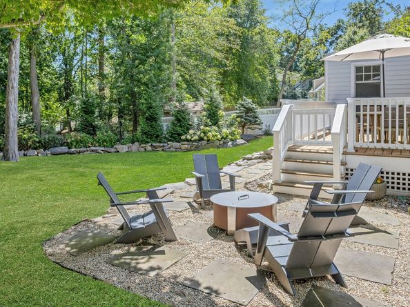 17 Burchard Lane, Norwalk CT 06853