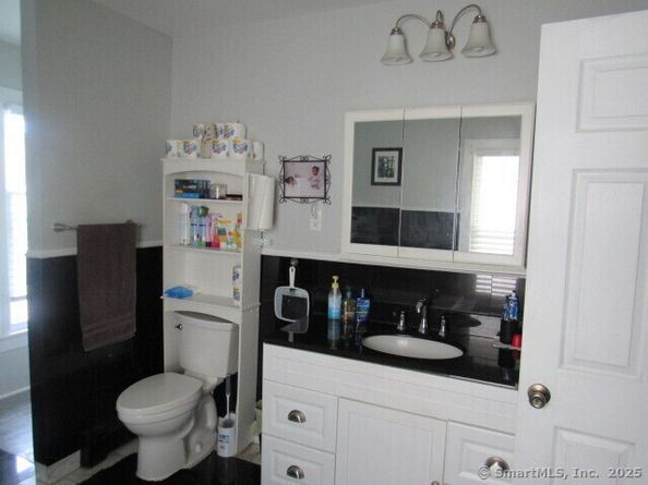 76 Porter Street, Bridgeport CT 06606