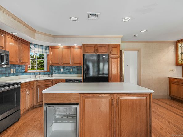 5060 Main Street, Stratford CT 06614