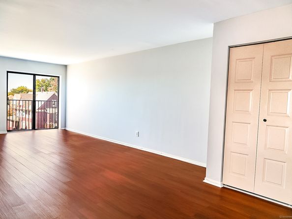 393 Laurel Avenue APT 415, Bridgeport CT 06605